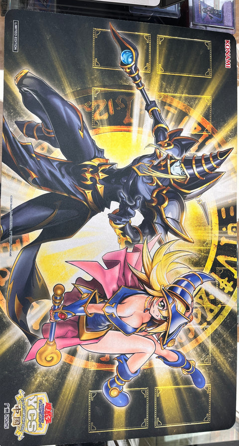 遊戲王卡墊- YCSC 光之黃金櫃-黑魔導 & 魔徒師的弟子