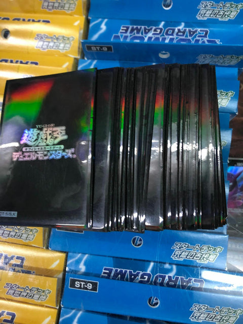 #卡牌遊戲, #卡牌, #遊戲王, #遊戲王卡, #遊戲王卡牌, #日文卡, #日版卡, #日版遊戲王卡, #YuGiOh日文, #Pokemon卡, #神奇寶貝卡, #寶可夢卡, #寶可夢卡牌, #海賊王卡牌, #數碼暴龍卡牌, #高達卡牌, #柯南卡牌, #龍珠卡牌, #碧藍航線卡牌, #符文戰爭卡牌, #魔法風雲會, #MTG卡, #桌遊, #動漫周邊, #動漫商品, #模型, #ActionFigure, #手辦, #公仔, #收藏品, #珍藏卡, #限量卡, #閃卡, #亮面卡, #金屬卡, #抽卡盒, #卡套, #卡冊, #卡盒, #保護套, #桌遊配件, #比賽卡牌, #集換式對戰卡牌, #比賽活動, #玩家社群, #玩家俱樂部, #遊戲店, #香港遊戲店, #HK遊戲, #香港卡牌, #香港桌遊, #卡牌教學, #遊戲教學, #策略遊戲, #遊戲配件, #收藏卡牌, #卡牌批發, #卡牌零售, #動漫卡, #動漫卡牌, #TCG產品, #日本卡牌, #美版卡牌, #卡牌活動, #實體店, #網上商店, #網店, #玩家聚會, #卡牌交流, #交換卡牌, #卡牌市場, #線上比賽, #實體比賽,